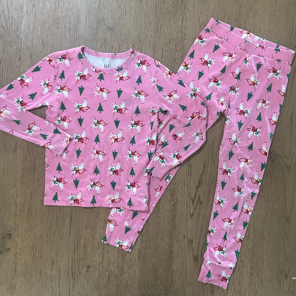 GAP Girls Christmas Pink Unicorn Pajama Set Long Sleeves & Pants Size 8